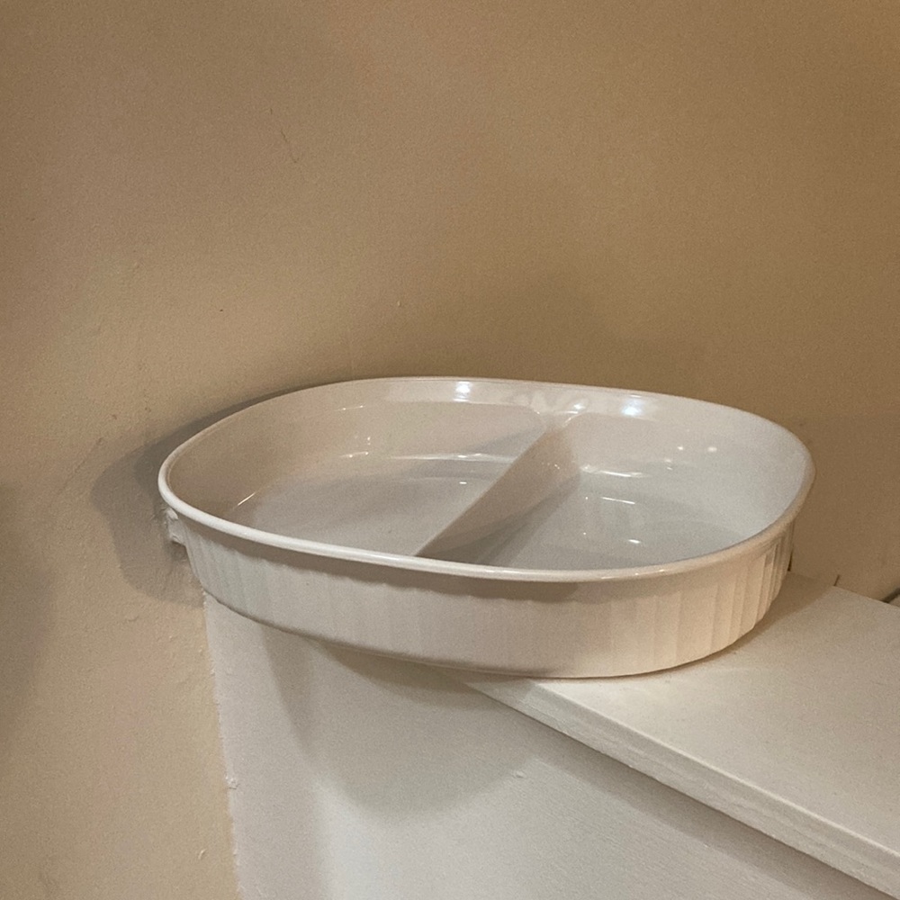Rare Corningware vintage Divided dish F-6-B double dish with plastic lid F-2-PC